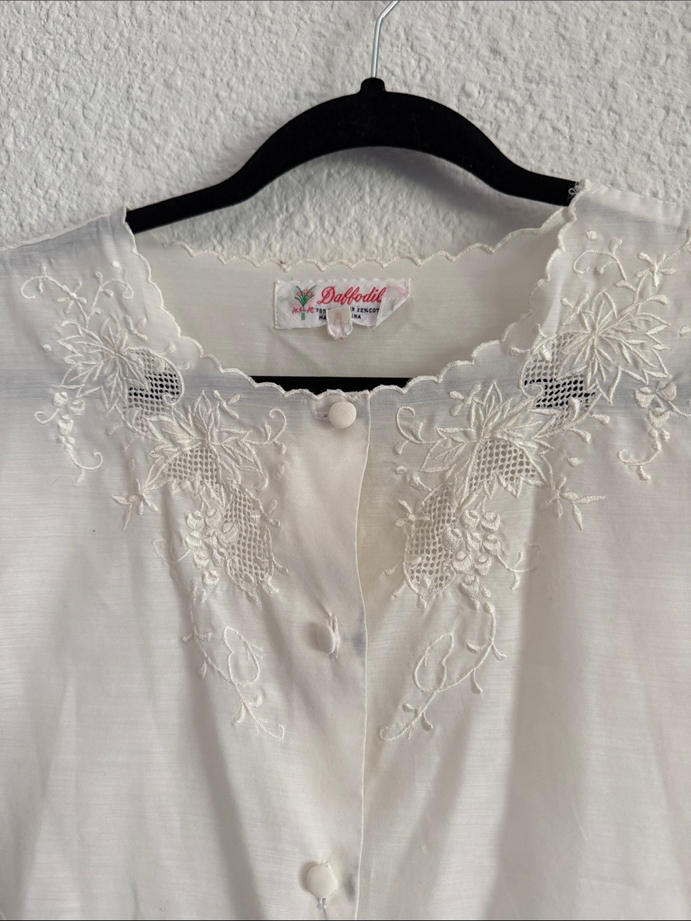 Vintage Embroidered Cream Women’s Button-Down Top - Picture 2 of 3
